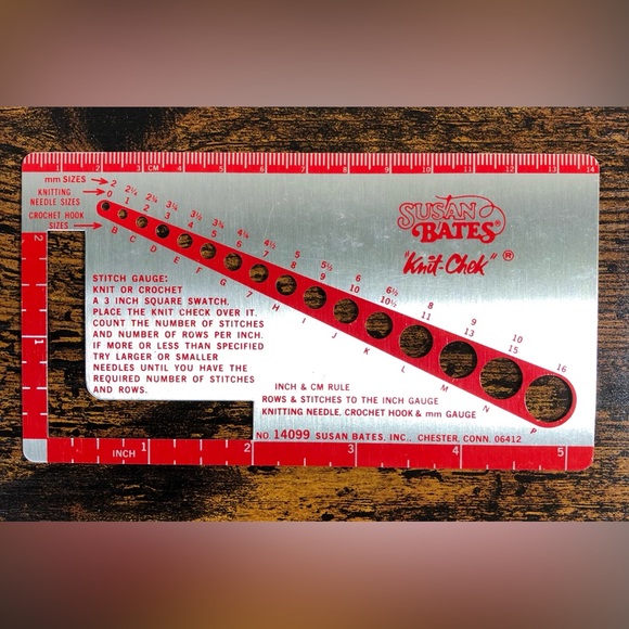 Bundle of Knitting Needles and Accessories - Picture 5 of 9